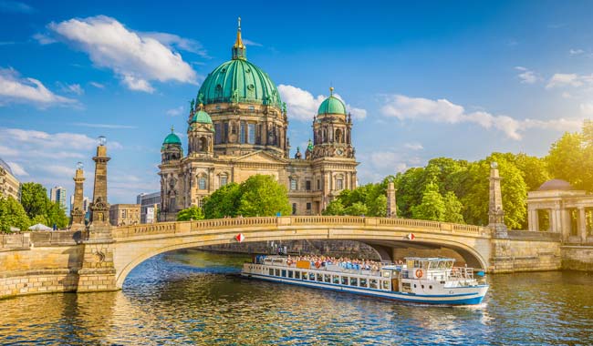 Crucero fluvial en Berlín, una de las razones para viajar a Europa