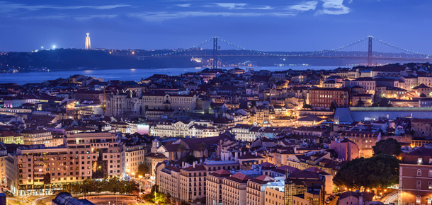Horizonte nocturno de Lisboa